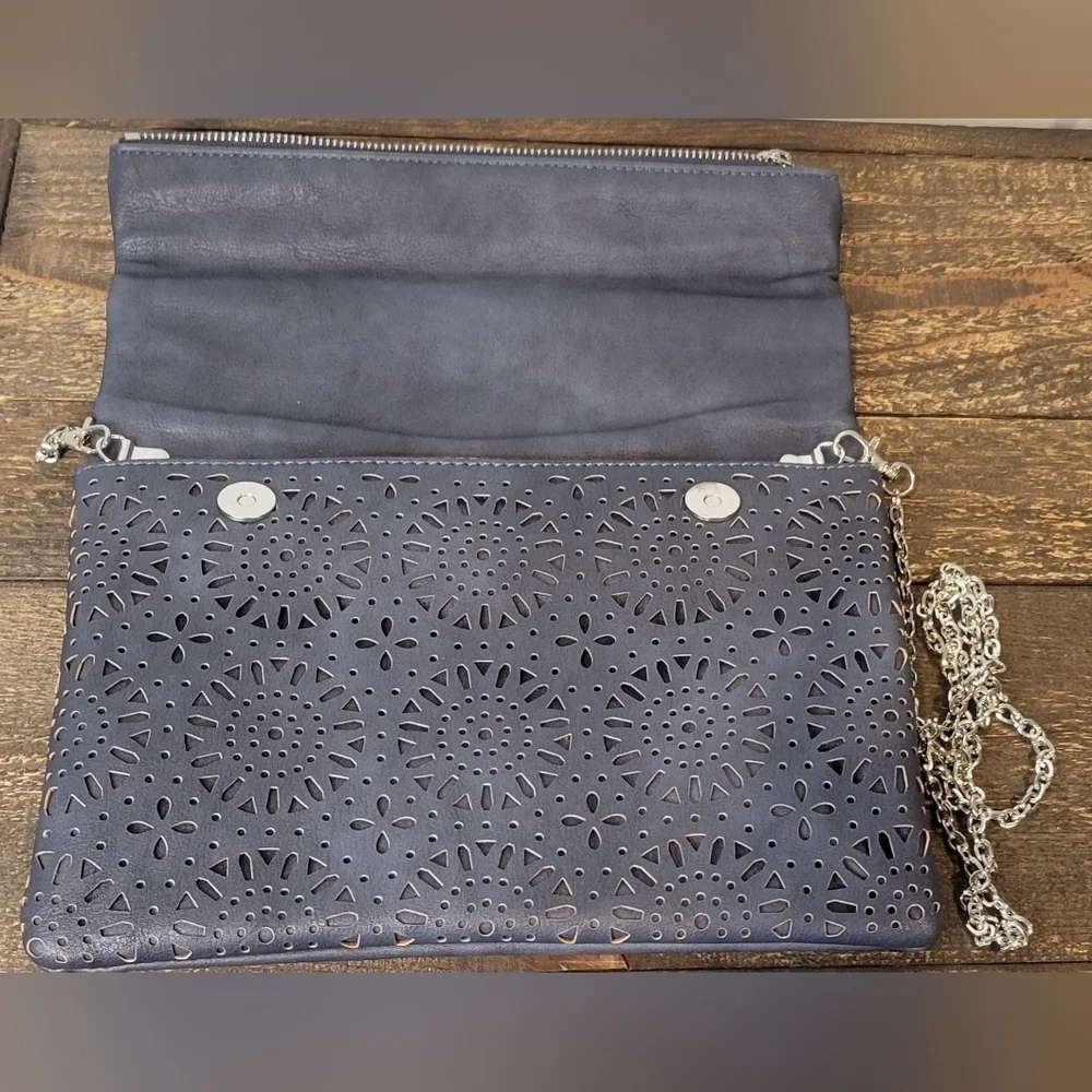 Urban Expressions Crossbody Clutch - Picture 6 of 11